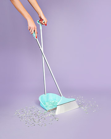 É tipo o Mop Mor: fica depois da festa pra ajudar a deixar o primeiro apê em ordem.