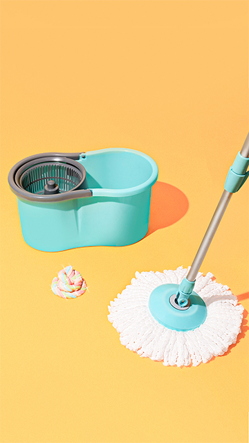 Tudo fica limpo com o Mop Limpeza Prática.