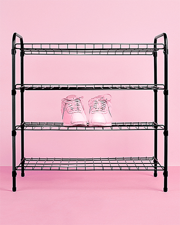 Ela é ideal para guardar calçados e deixá-los arejados, otimizando espaço. 👟